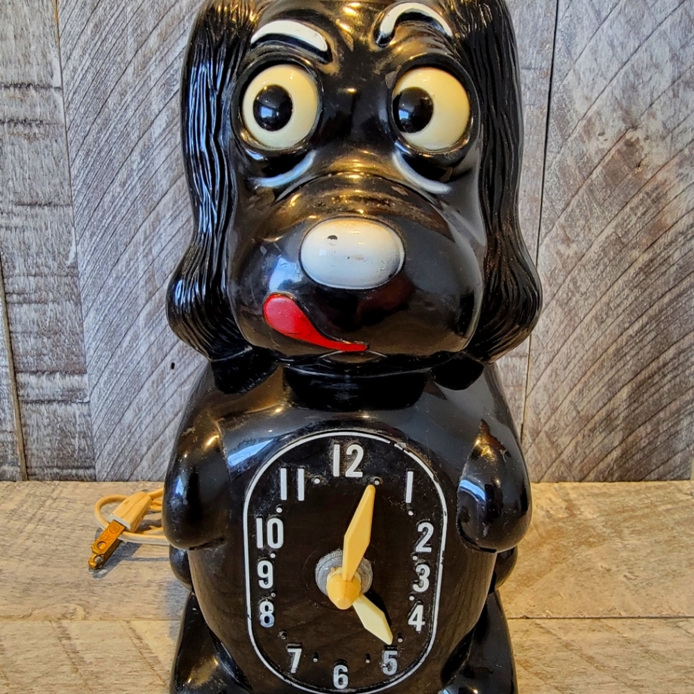 Vintage Klocker Spaniel Dog Wall Clock Animated Moving Eyes